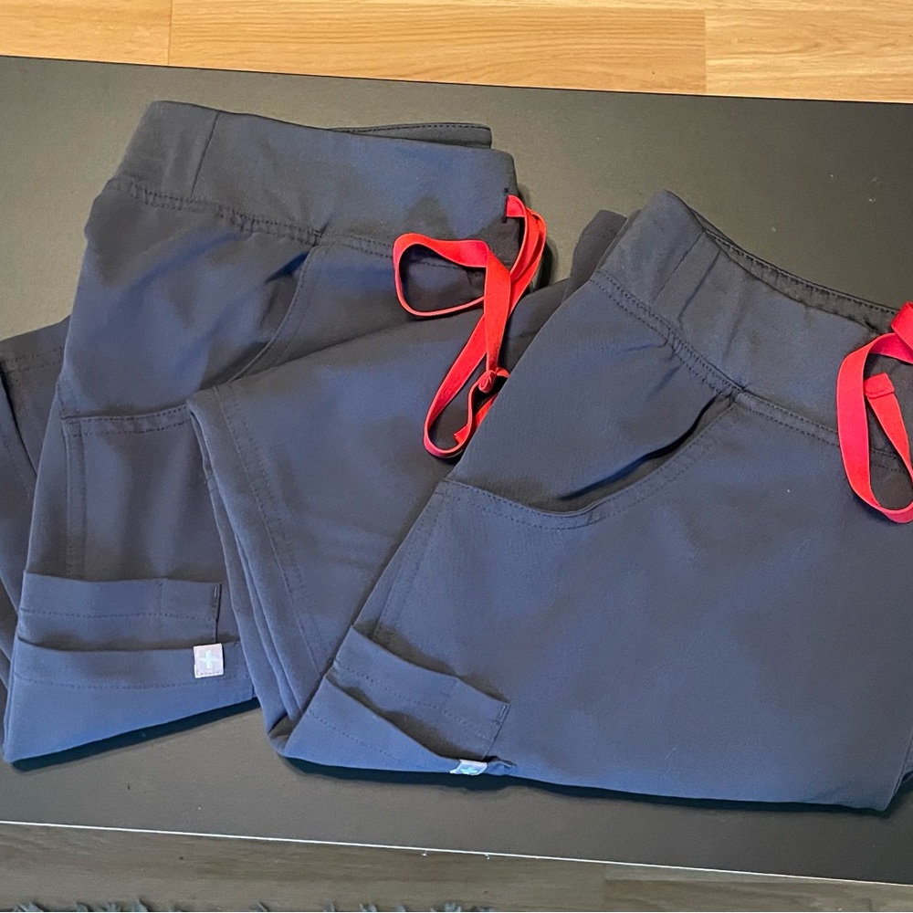 Small Charcoal FIGS Kade Cargo Scrub Pants (One Pair)